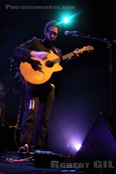 YOAV - 2010-12-04 - PARIS - Cafe de la Danse - 